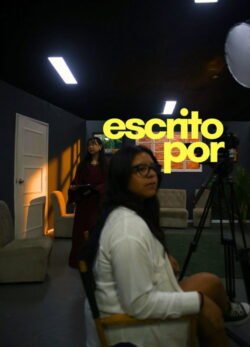 Afiche de Escrito Por